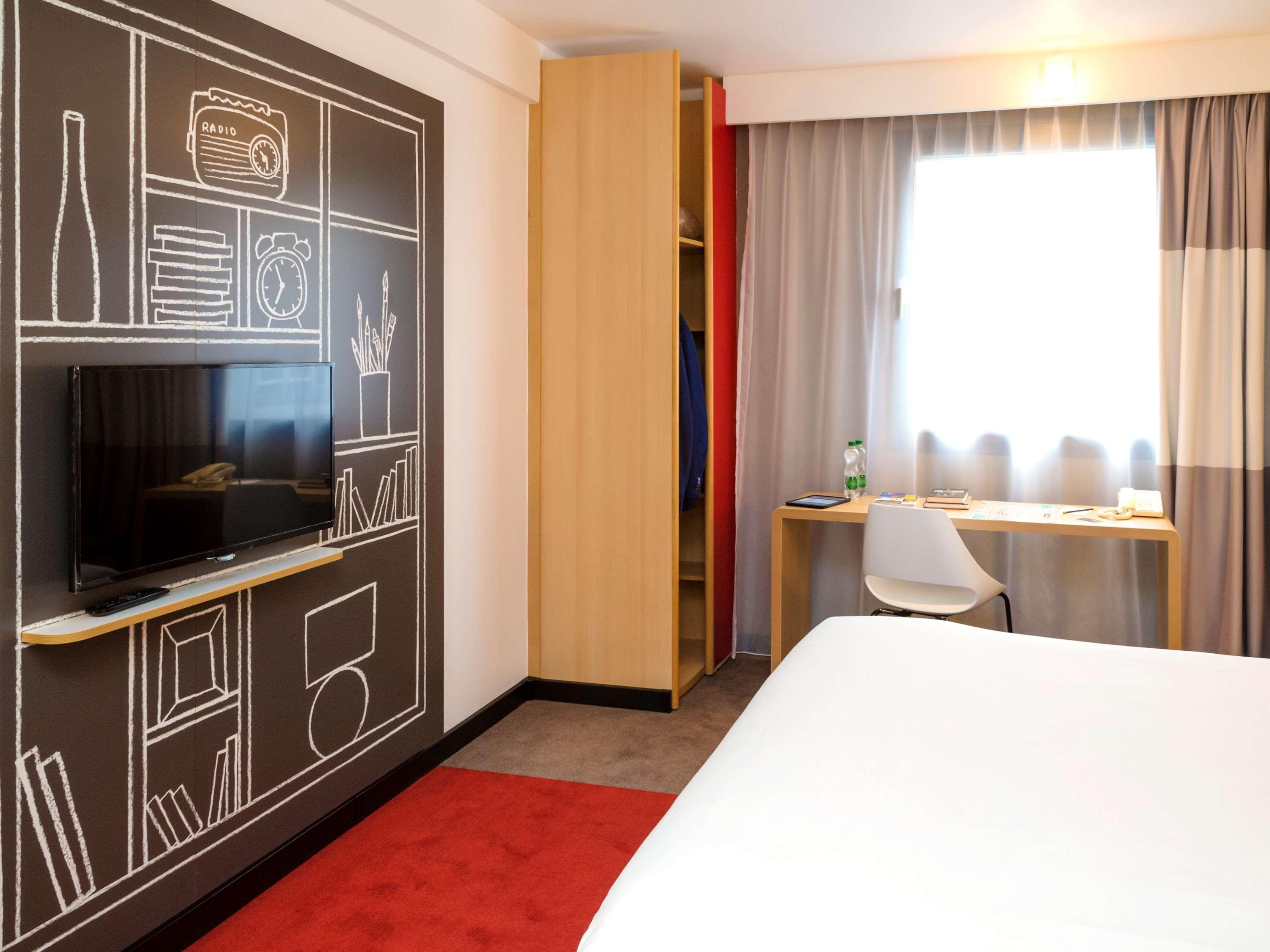 Hotel Ibis Krakow Centrum Exteriör bild